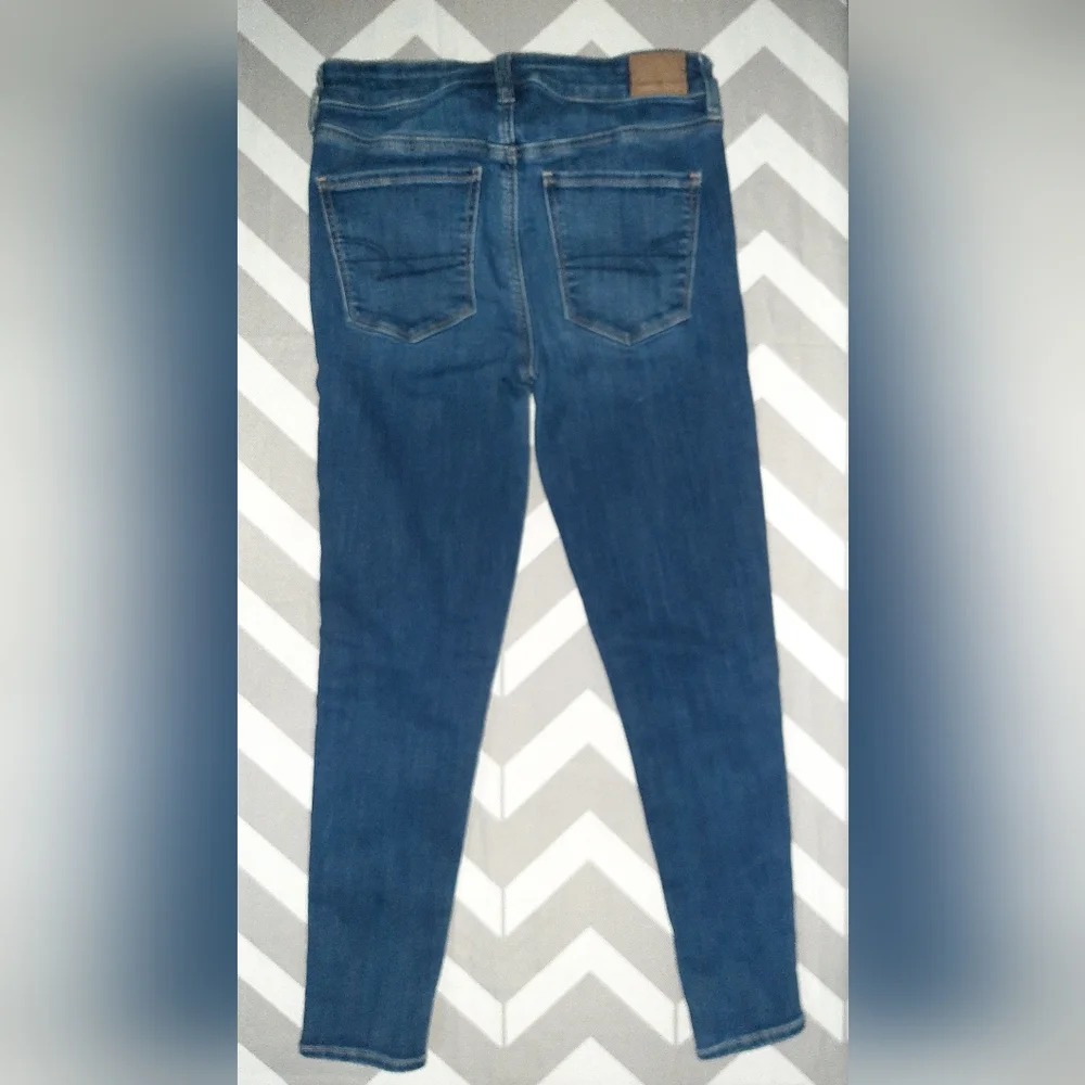 American Eagle Outfitters Dark Blue High Rise Jegging Next Level Stretch 6 Short - Picture 2 of 4
